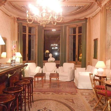 Hotel Aiglon Мантон Екстер'єр фото