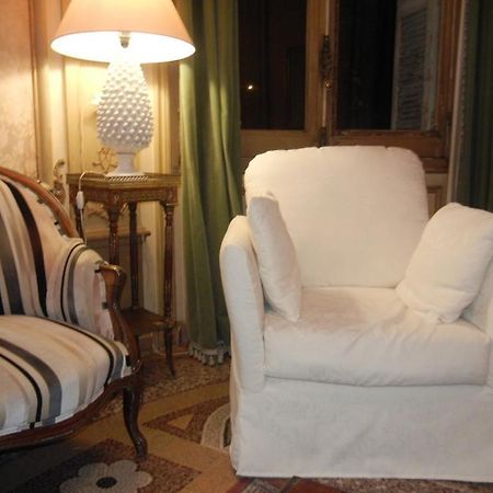 Hotel Aiglon Мантон Екстер'єр фото