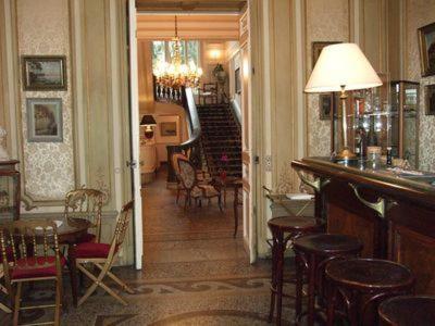 Hotel Aiglon Мантон Екстер'єр фото